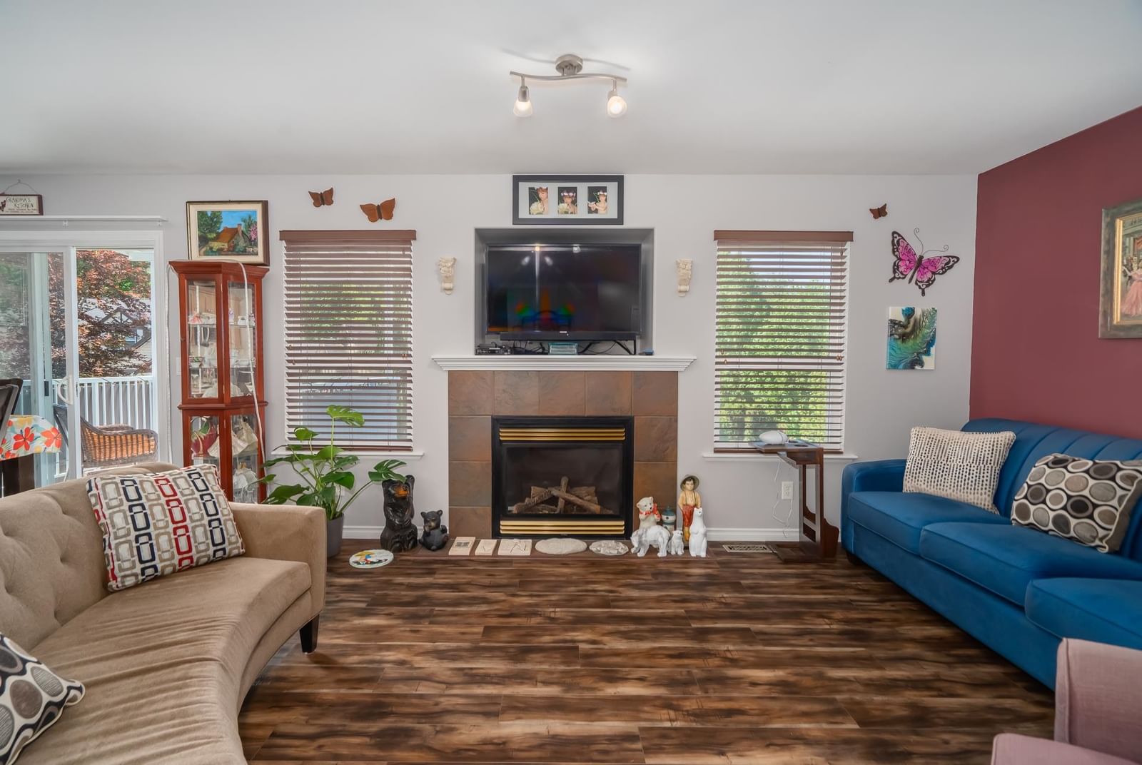 Listing Image 8