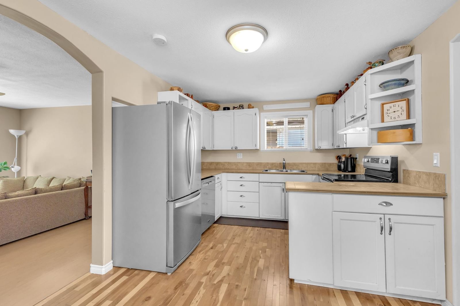 Listing Image 12