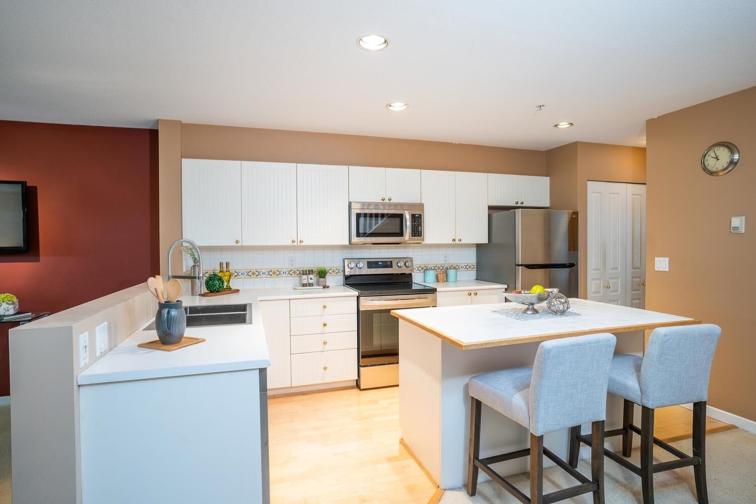 Listing Image 9