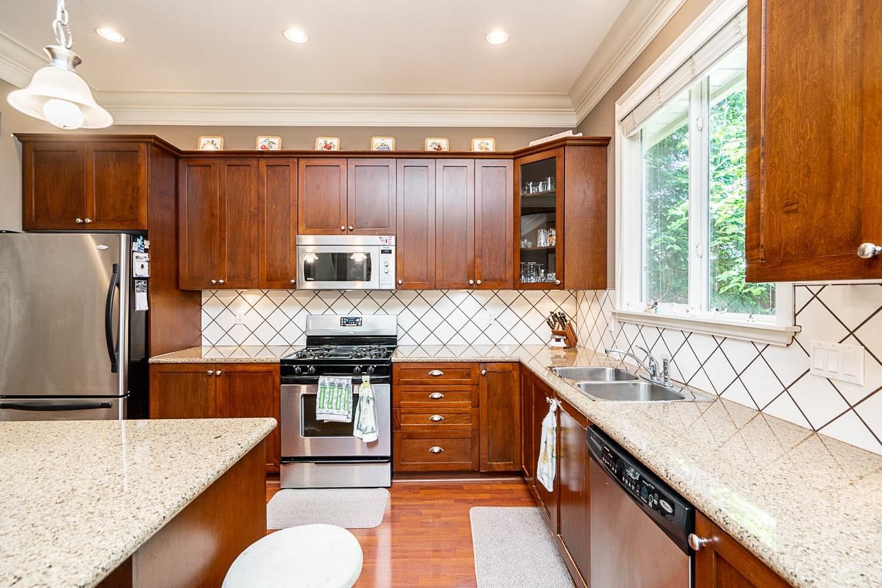Listing Image 11