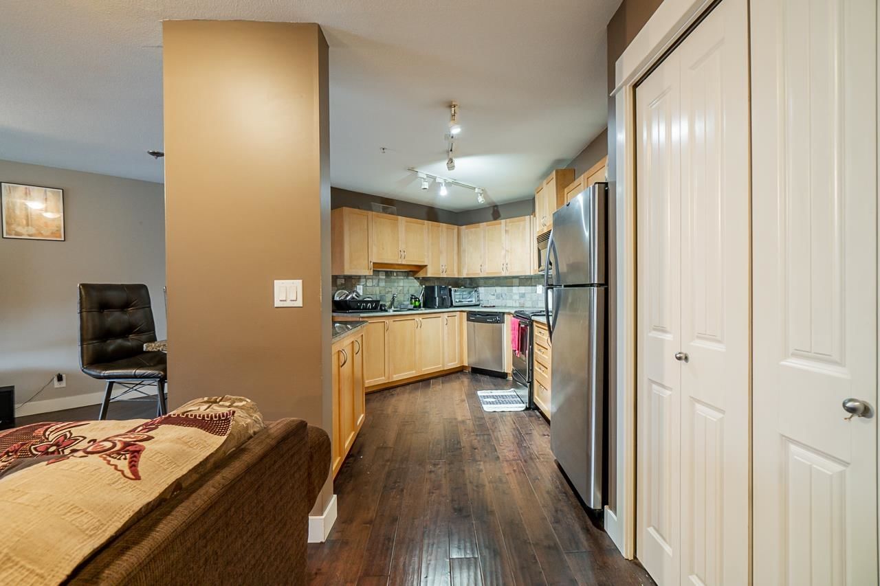 Listing Image 10