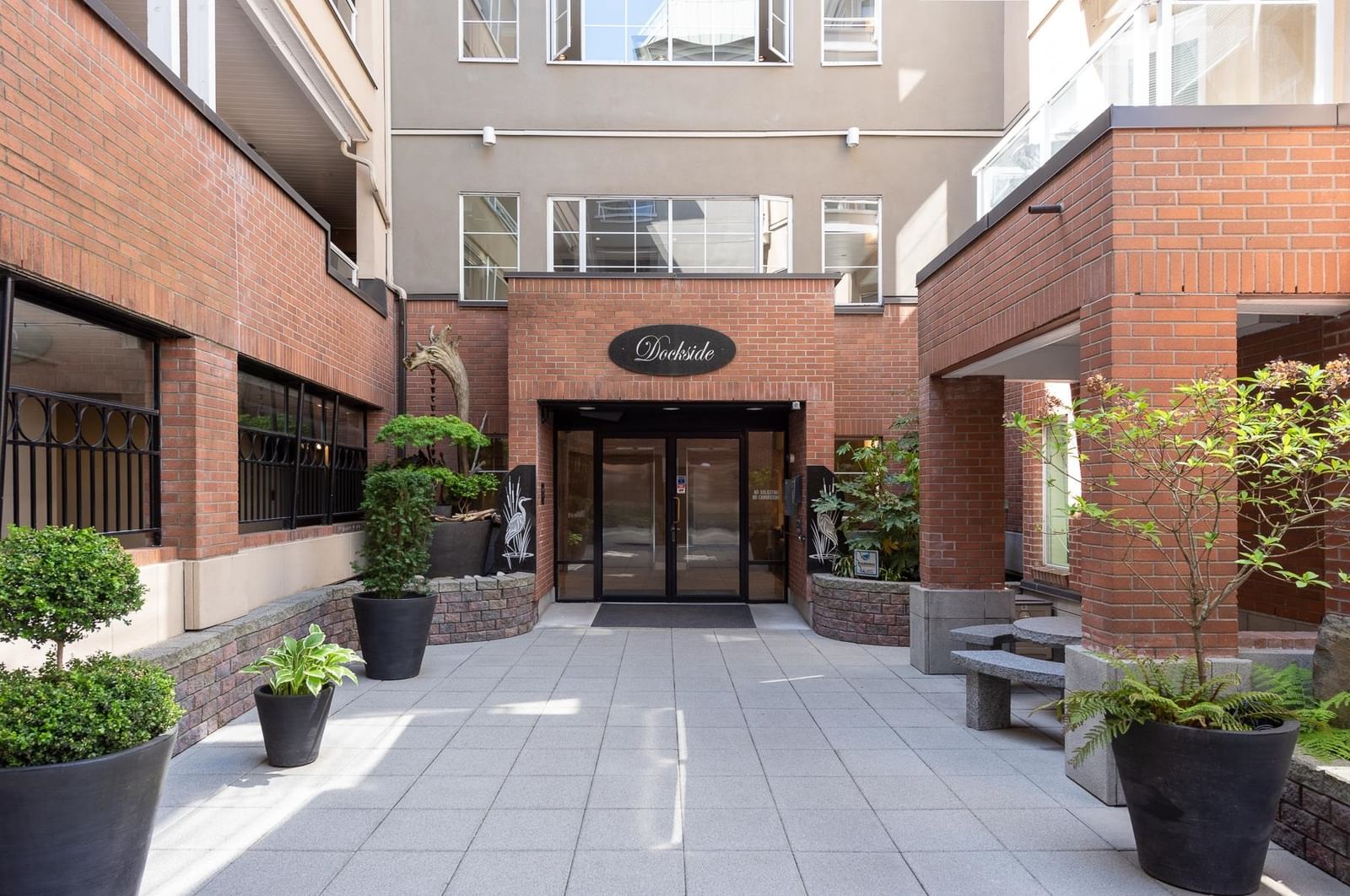 Listing Image 3