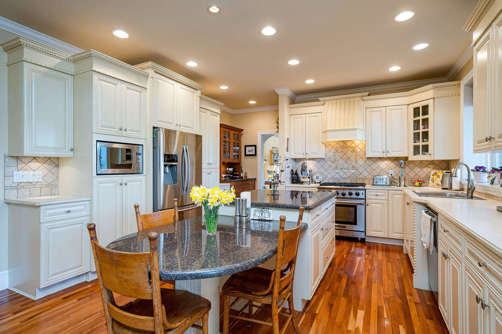 Listing Image 9
