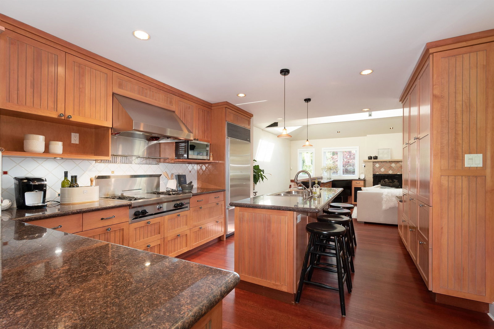Listing Image 19