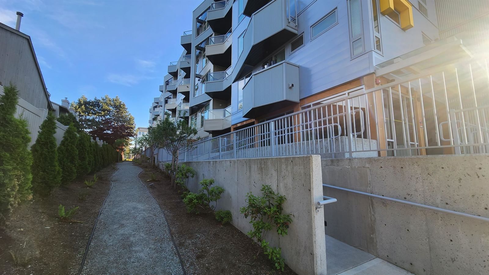 Listing Image 18