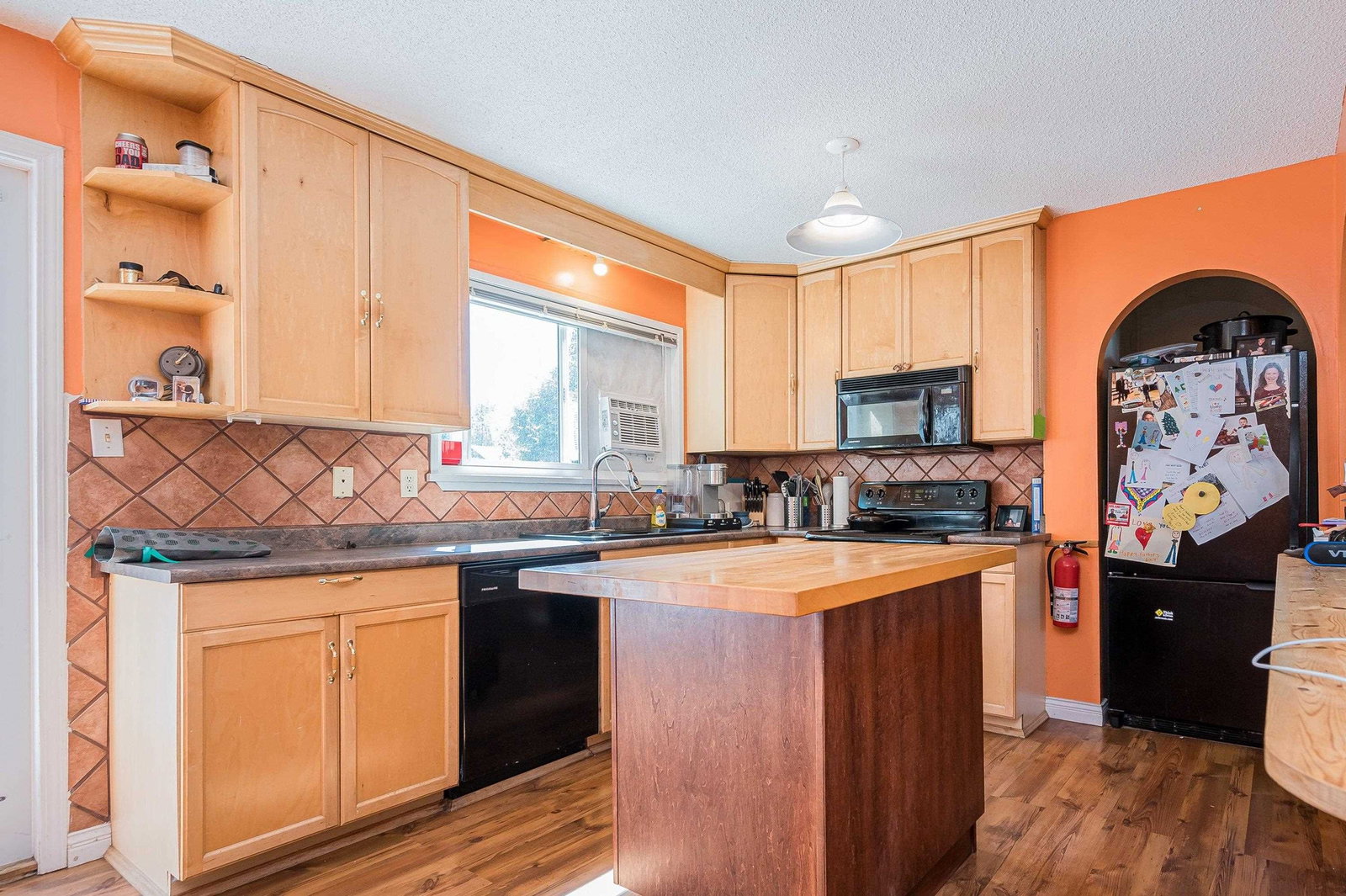 Listing Image 8