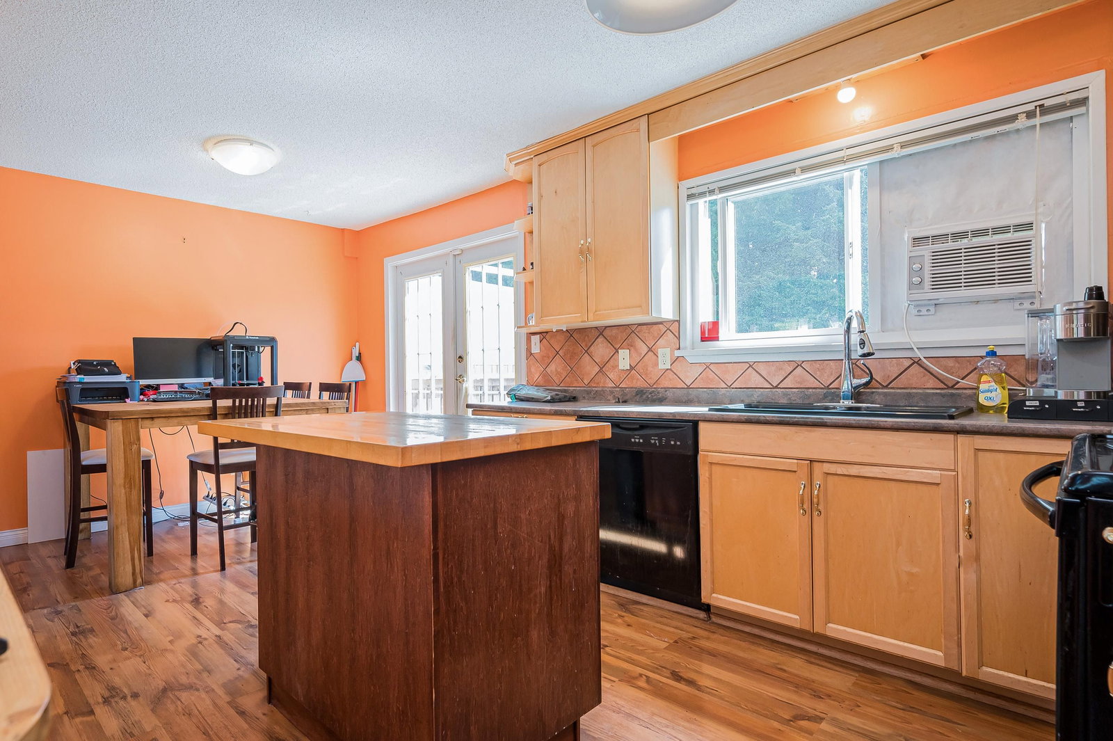 Listing Image 9