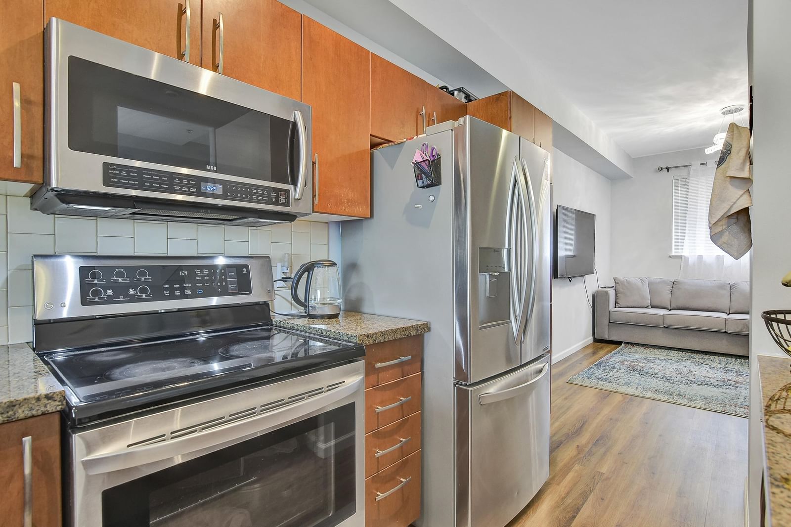 Listing Image 8
