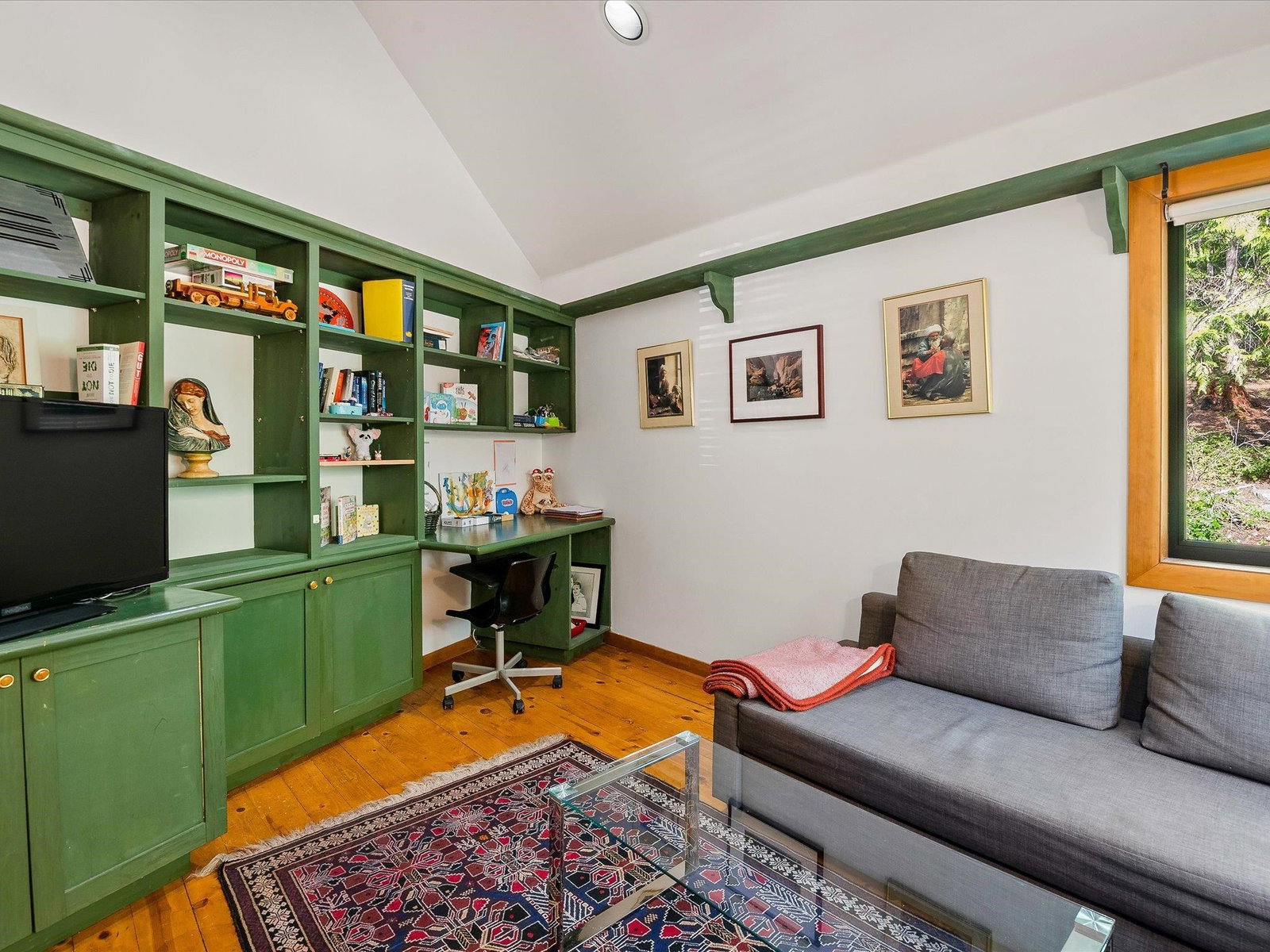 Listing Image 6