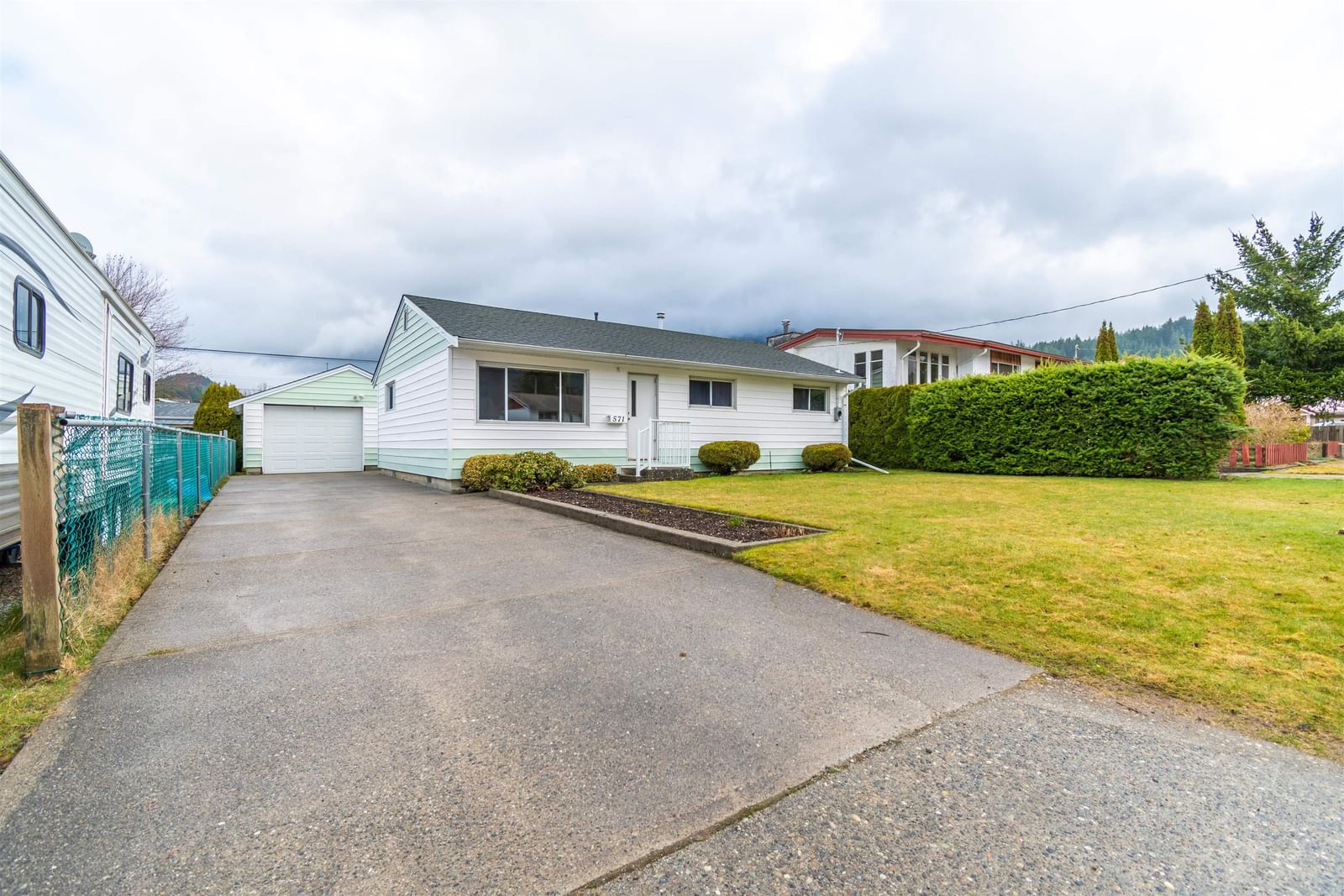 Listing Image 17