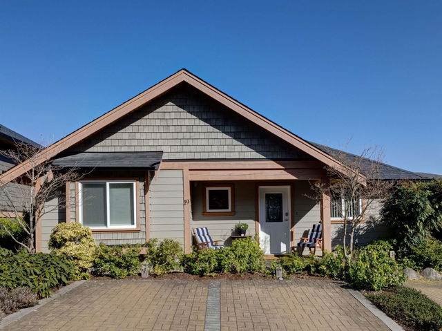 19 - 728 Gibsons Way