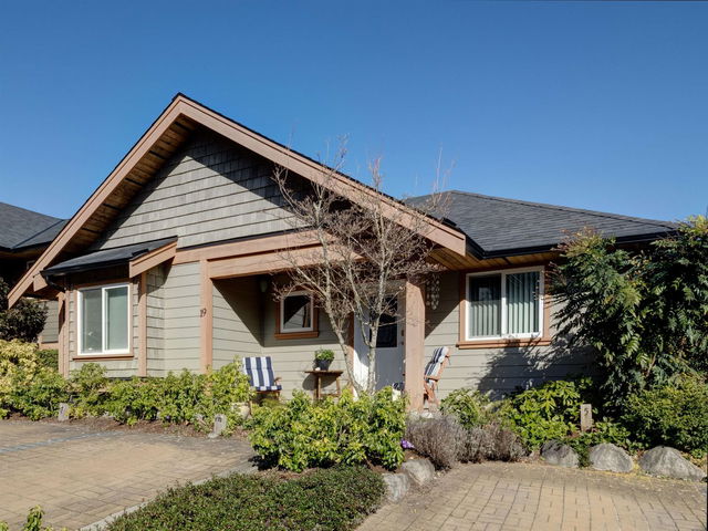 19 - 728 Gibsons Way