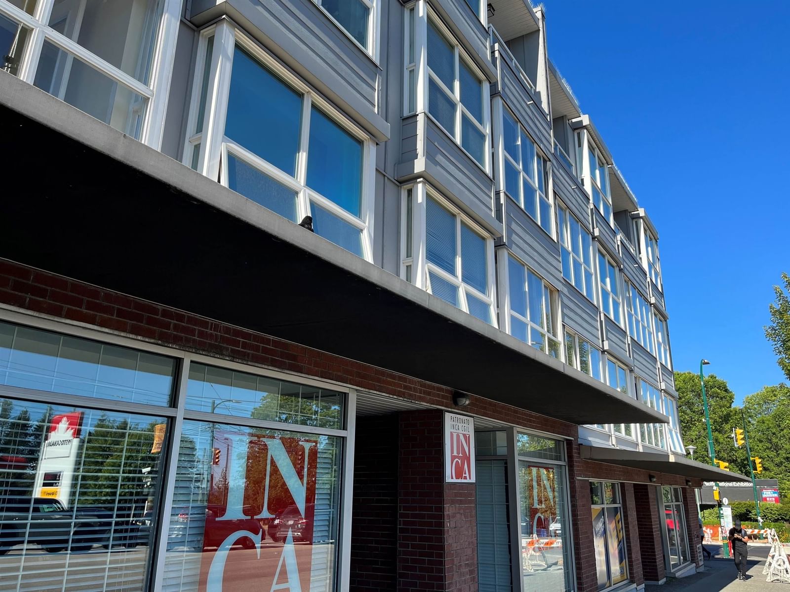 Listing Image 12