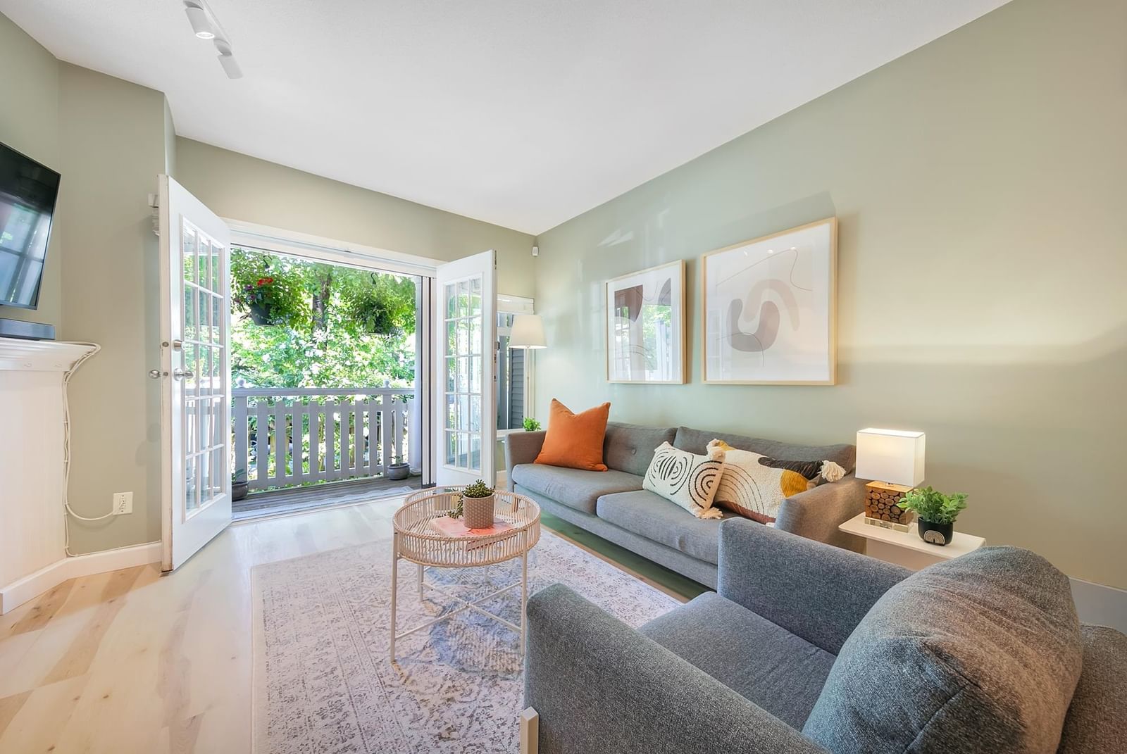Listing Image 11