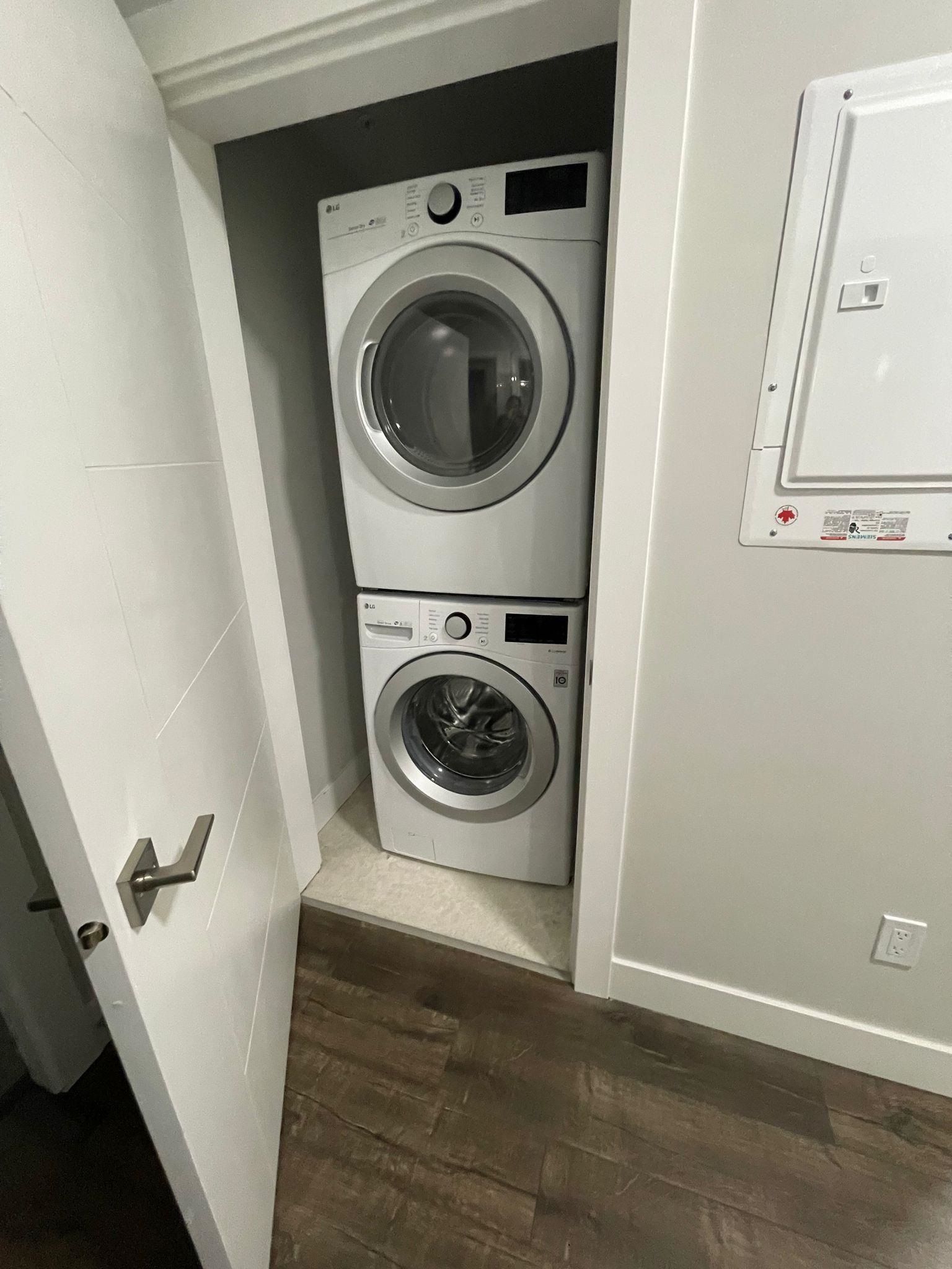 Listing Image 10