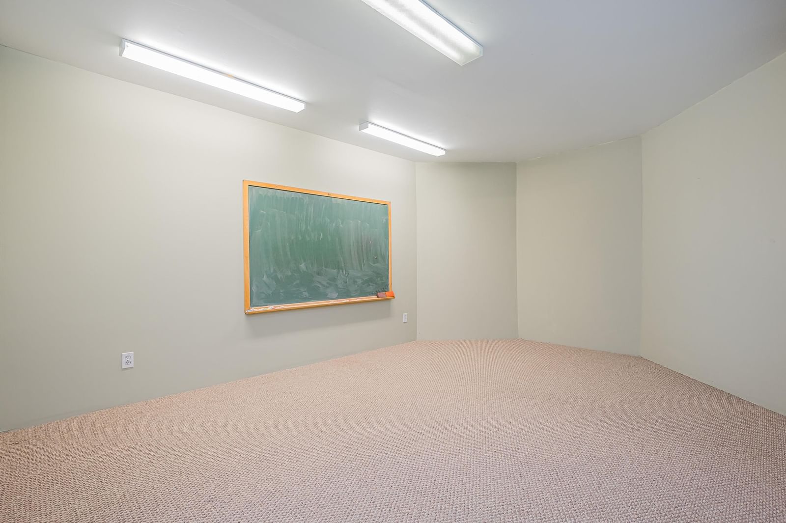 Listing Image 30