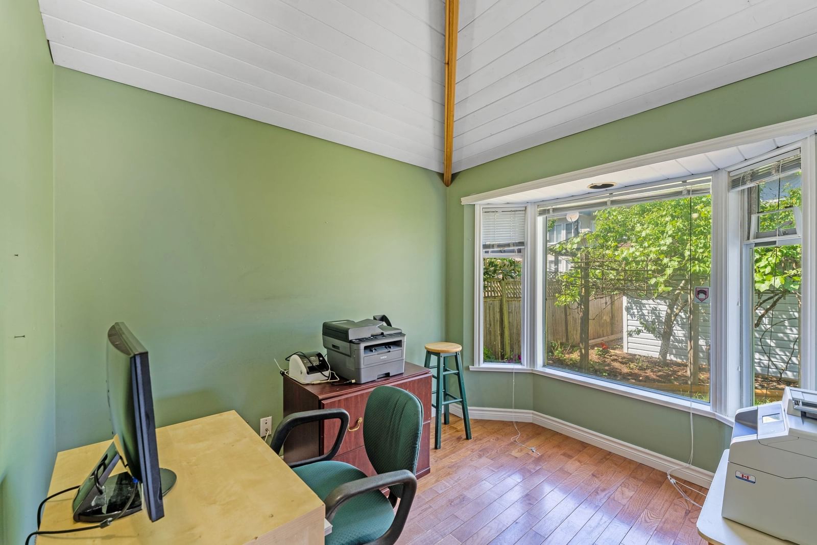 Listing Image 19