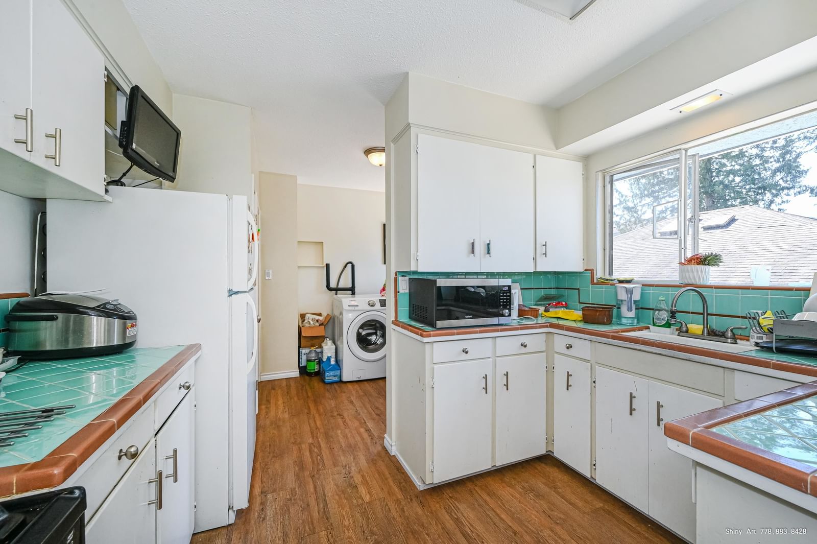 Listing Image 6
