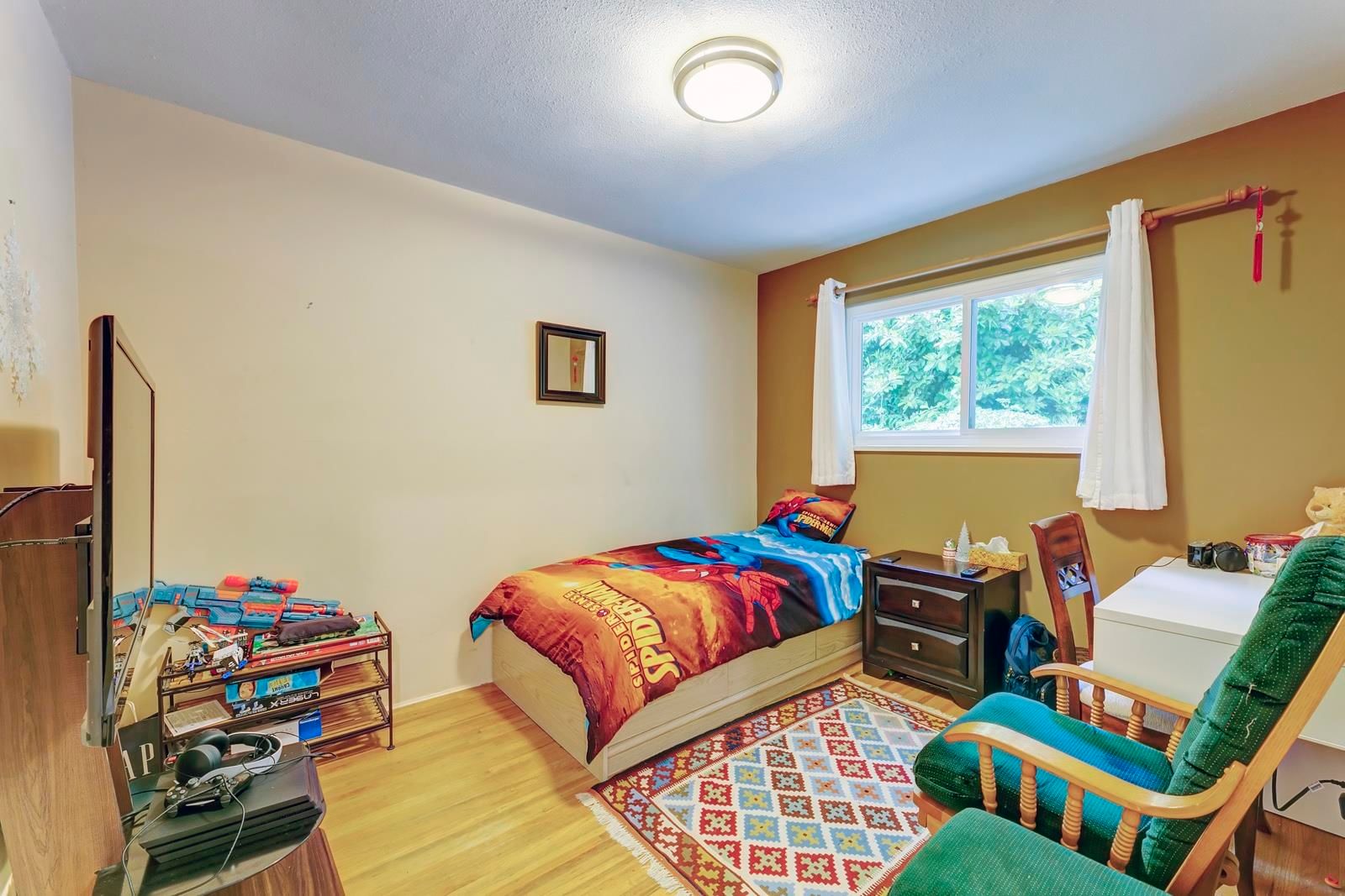 Listing Image 6