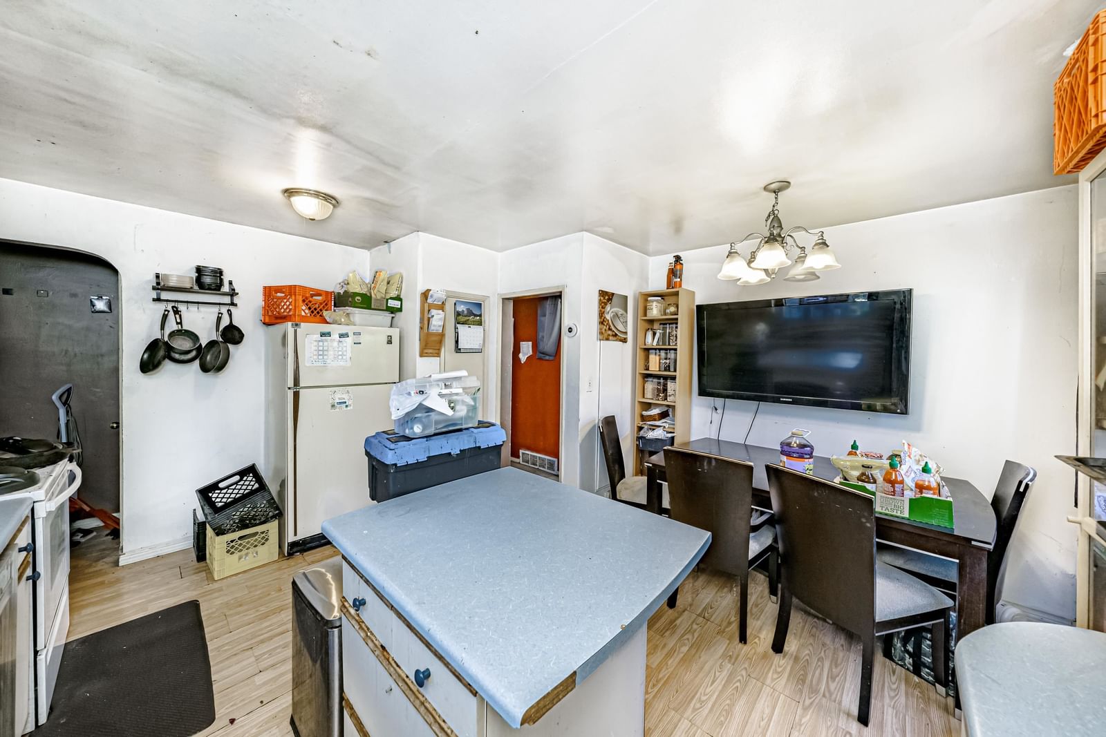 Listing Image 12