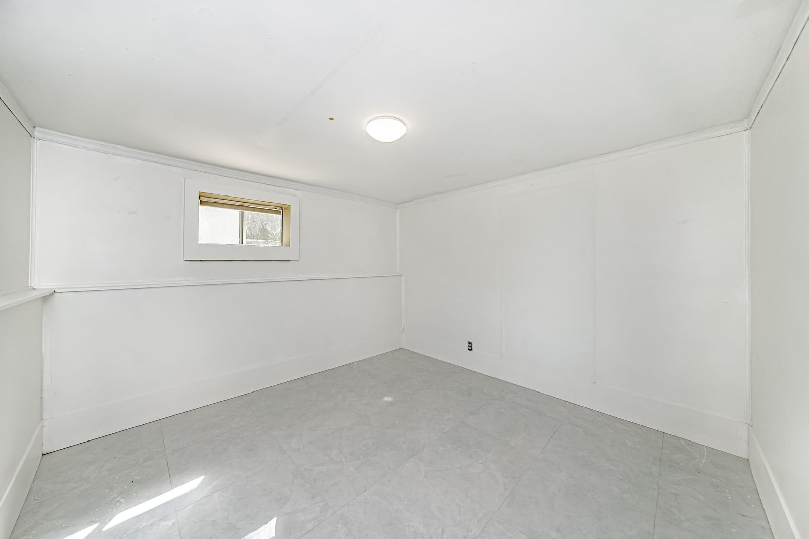 Listing Image 27