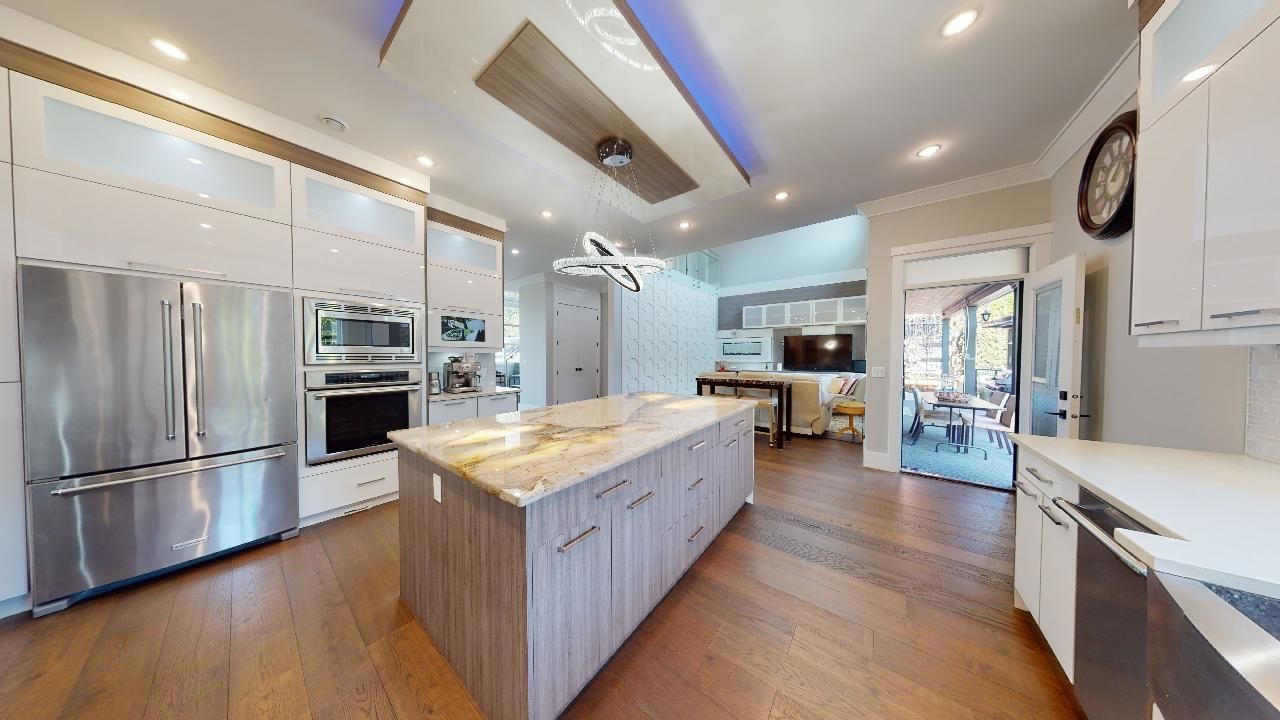 Listing Image 10