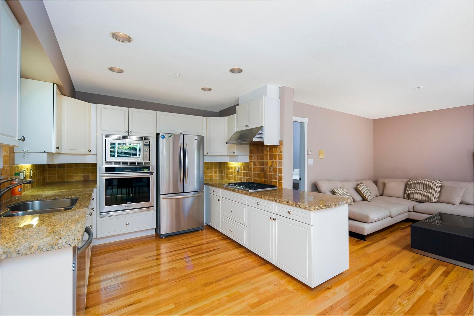 Listing Image 13