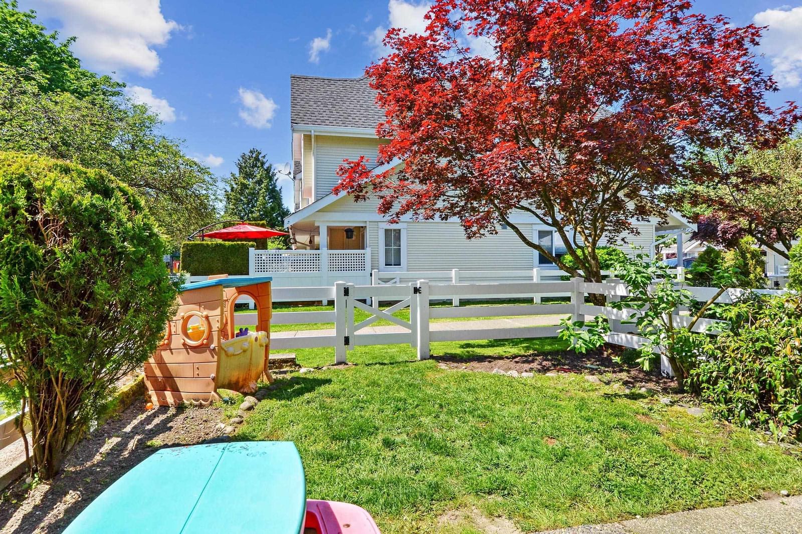 Listing Image 4