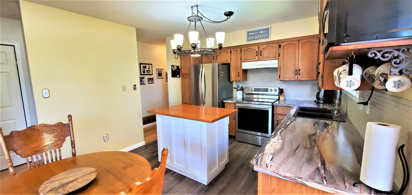 Listing Image 6