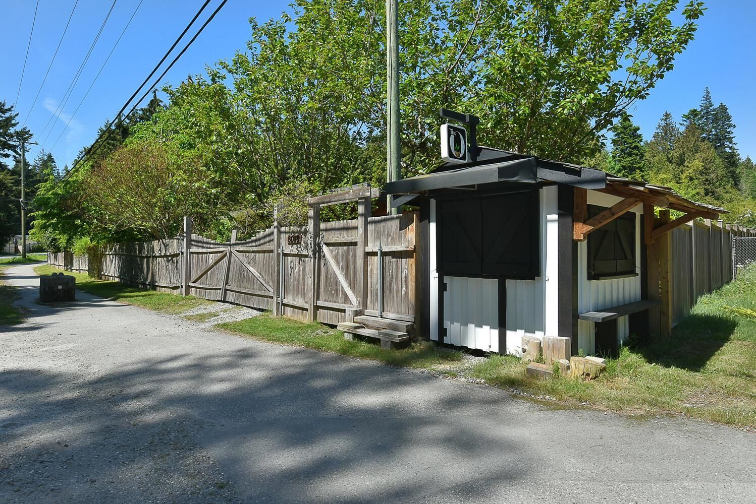 Listing Image 11