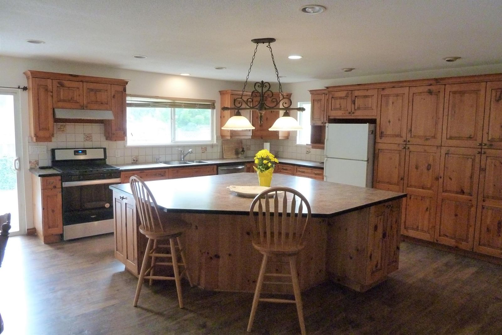 Listing Image 6