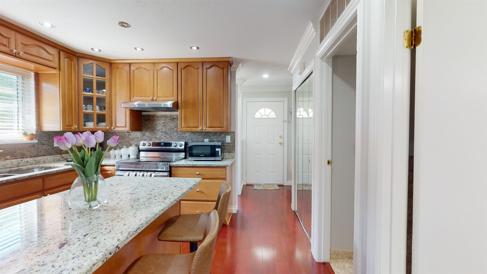 Listing Image 6