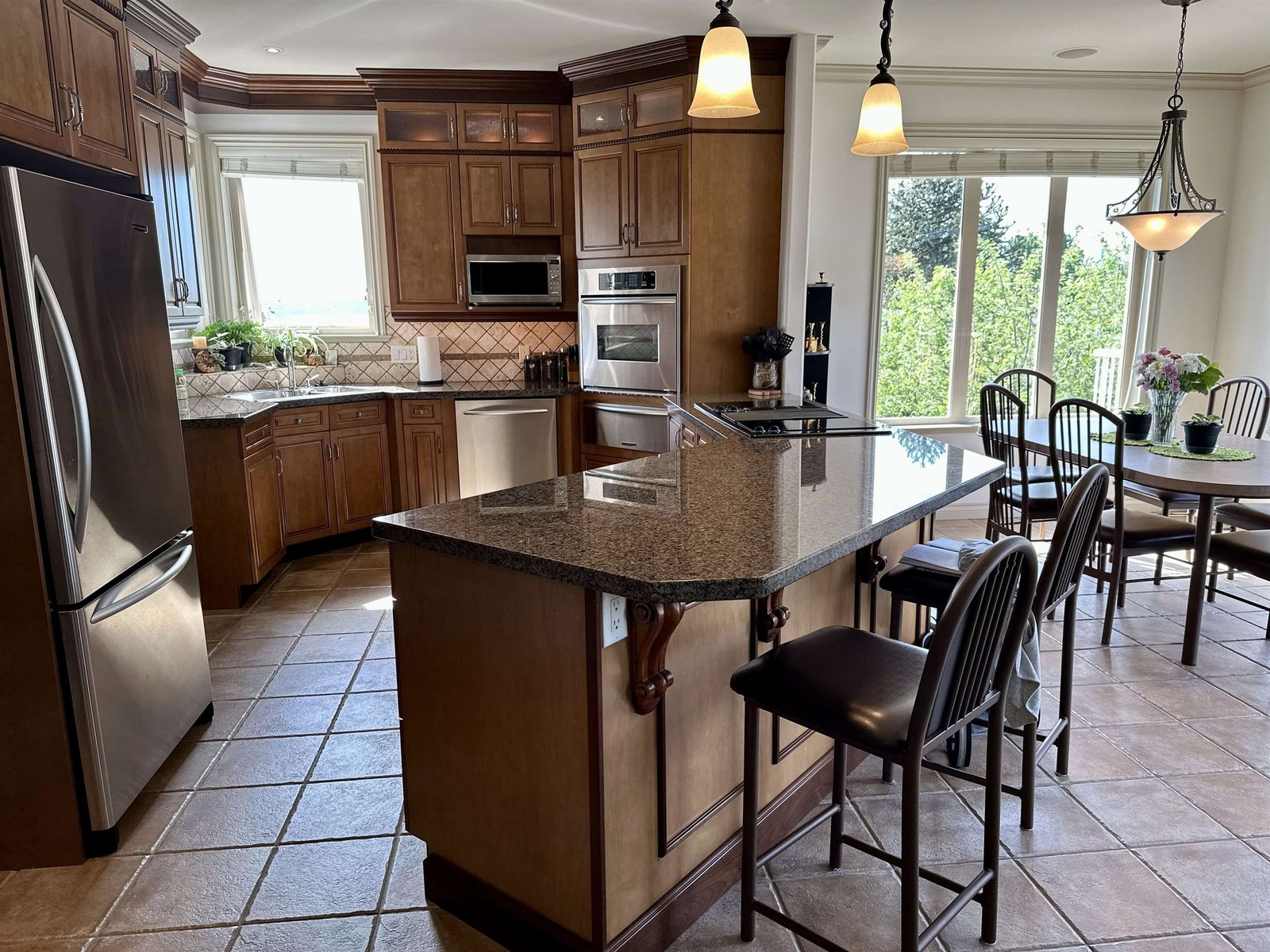 Listing Image 11