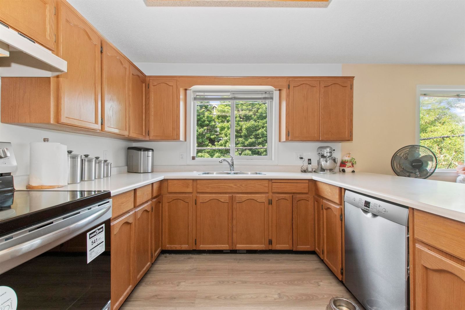 Listing Image 5