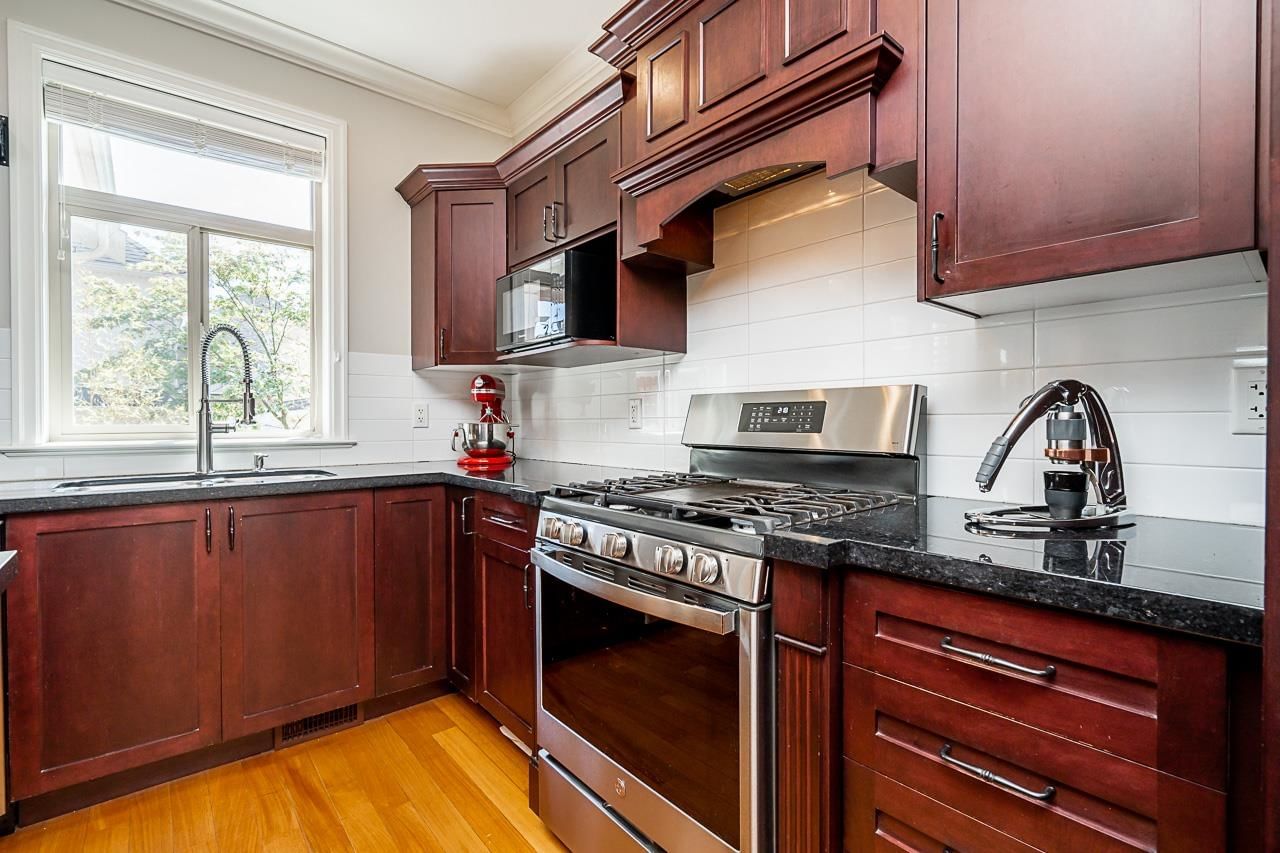 Listing Image 12