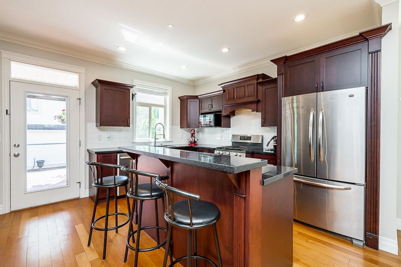Listing Image 9