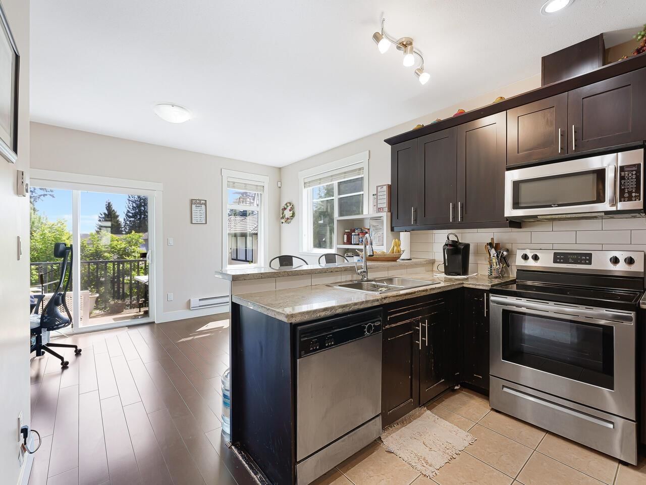 Listing Image 5