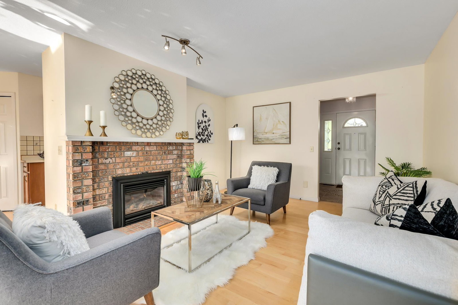 Listing Image 19