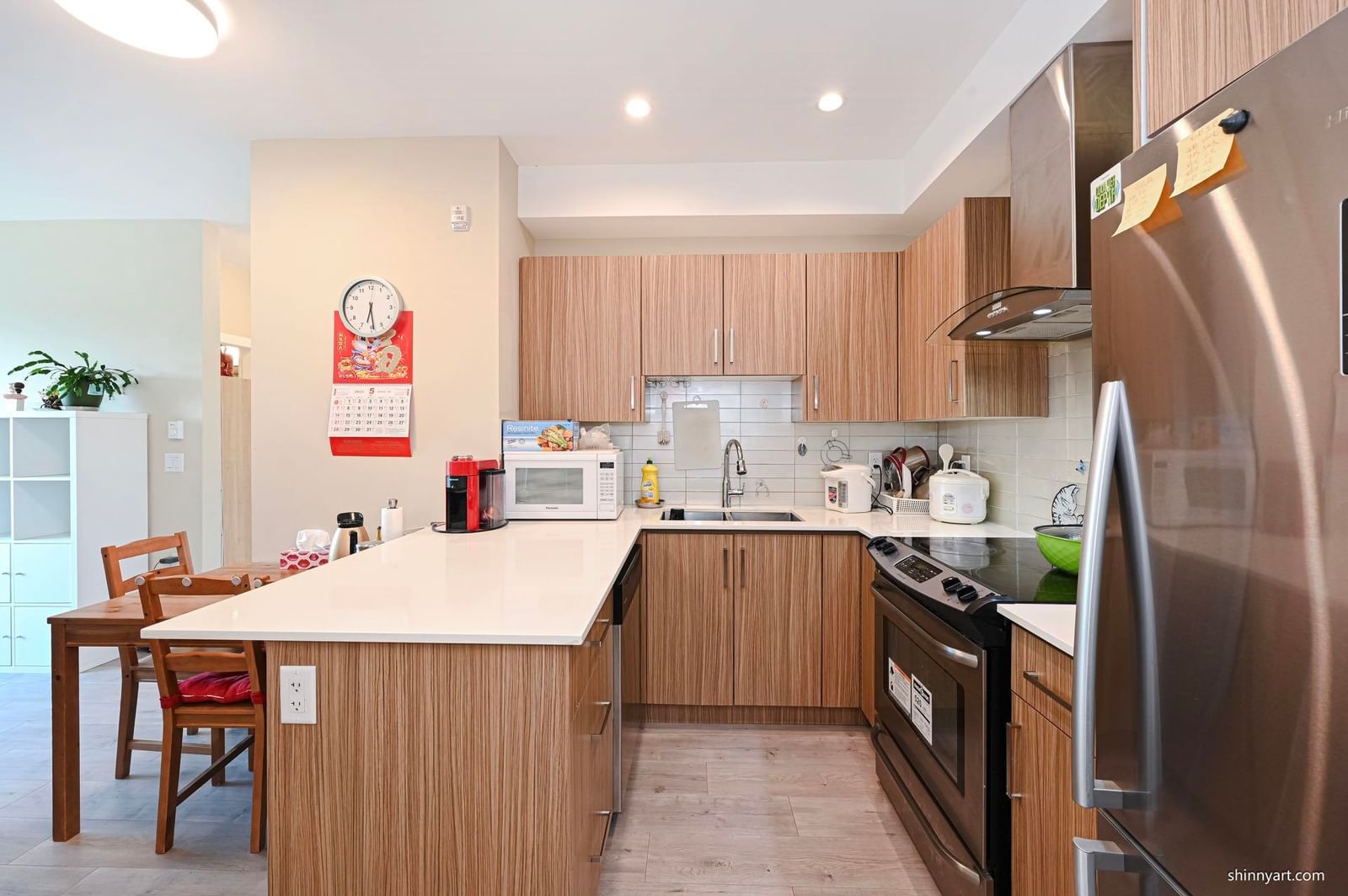 Listing Image 6