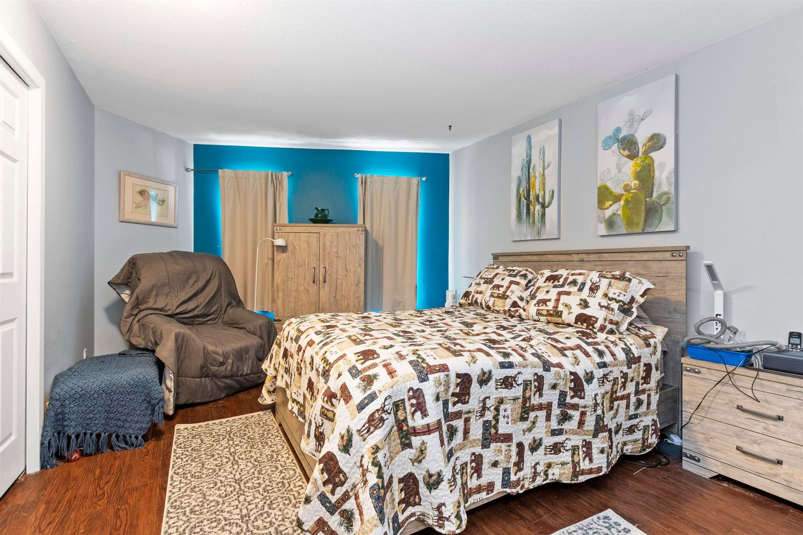 Listing Image 11