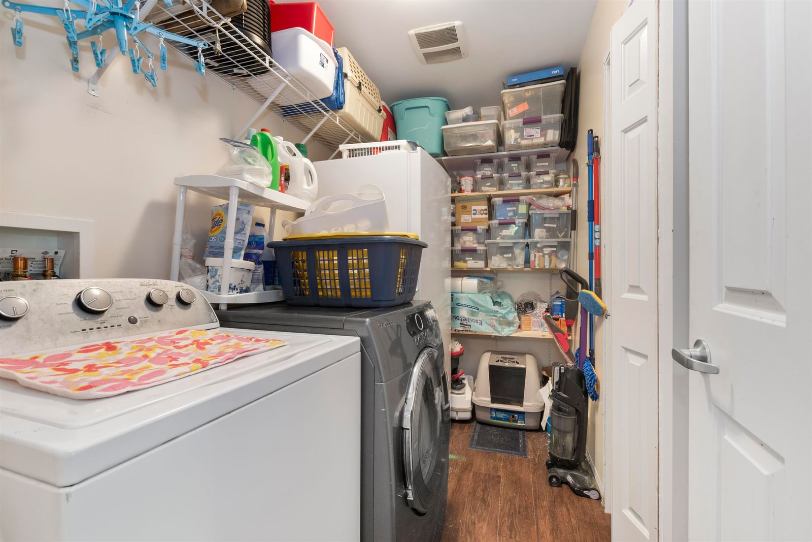 Listing Image 16