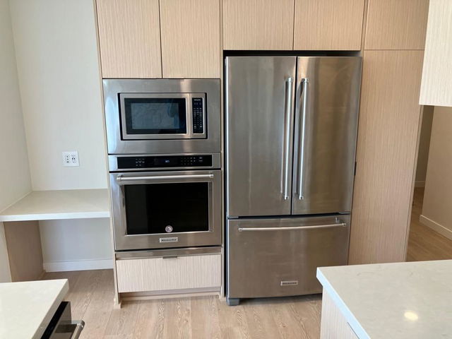 1204 - 530 Whiting Way