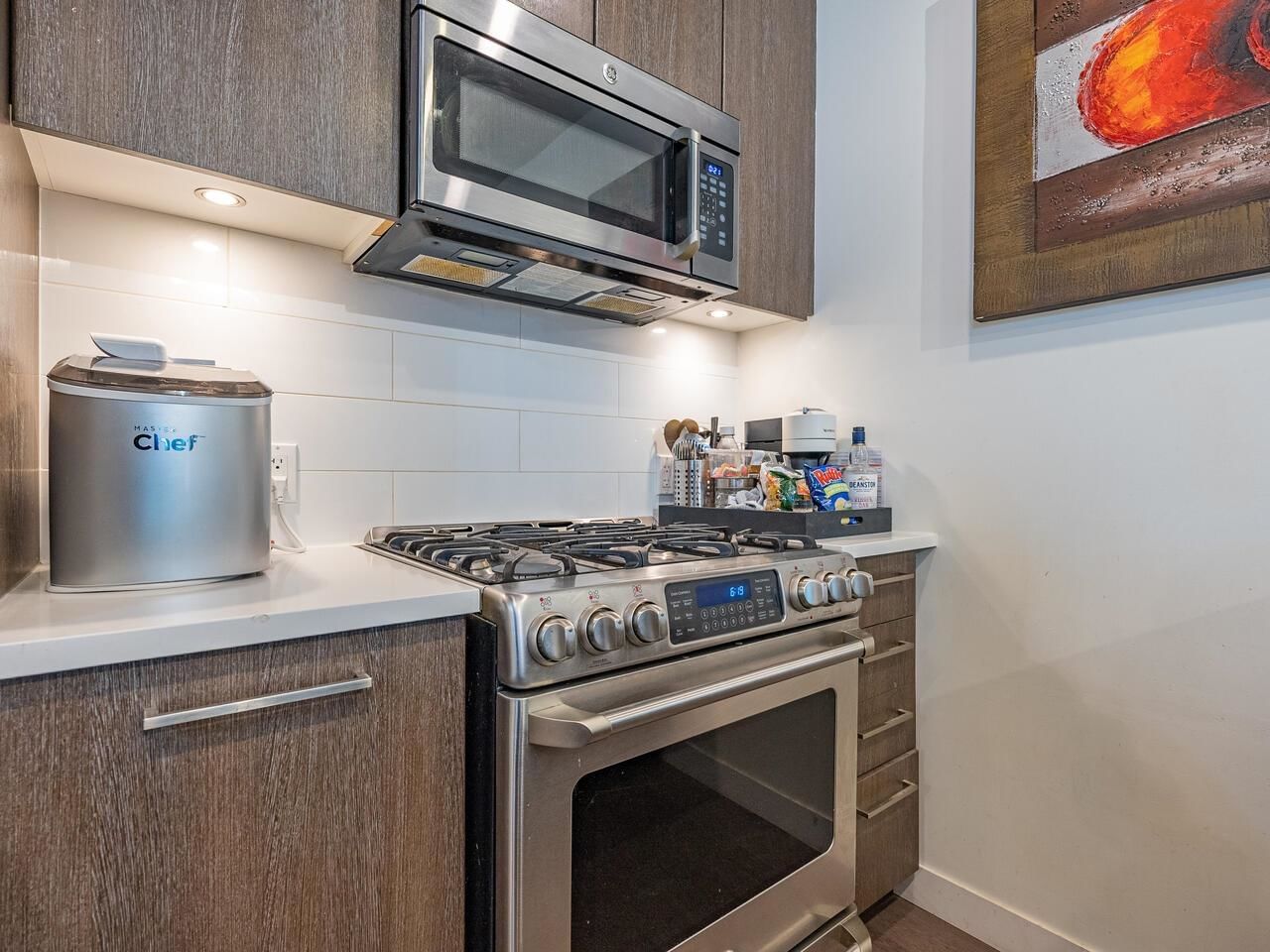 Listing Image 10