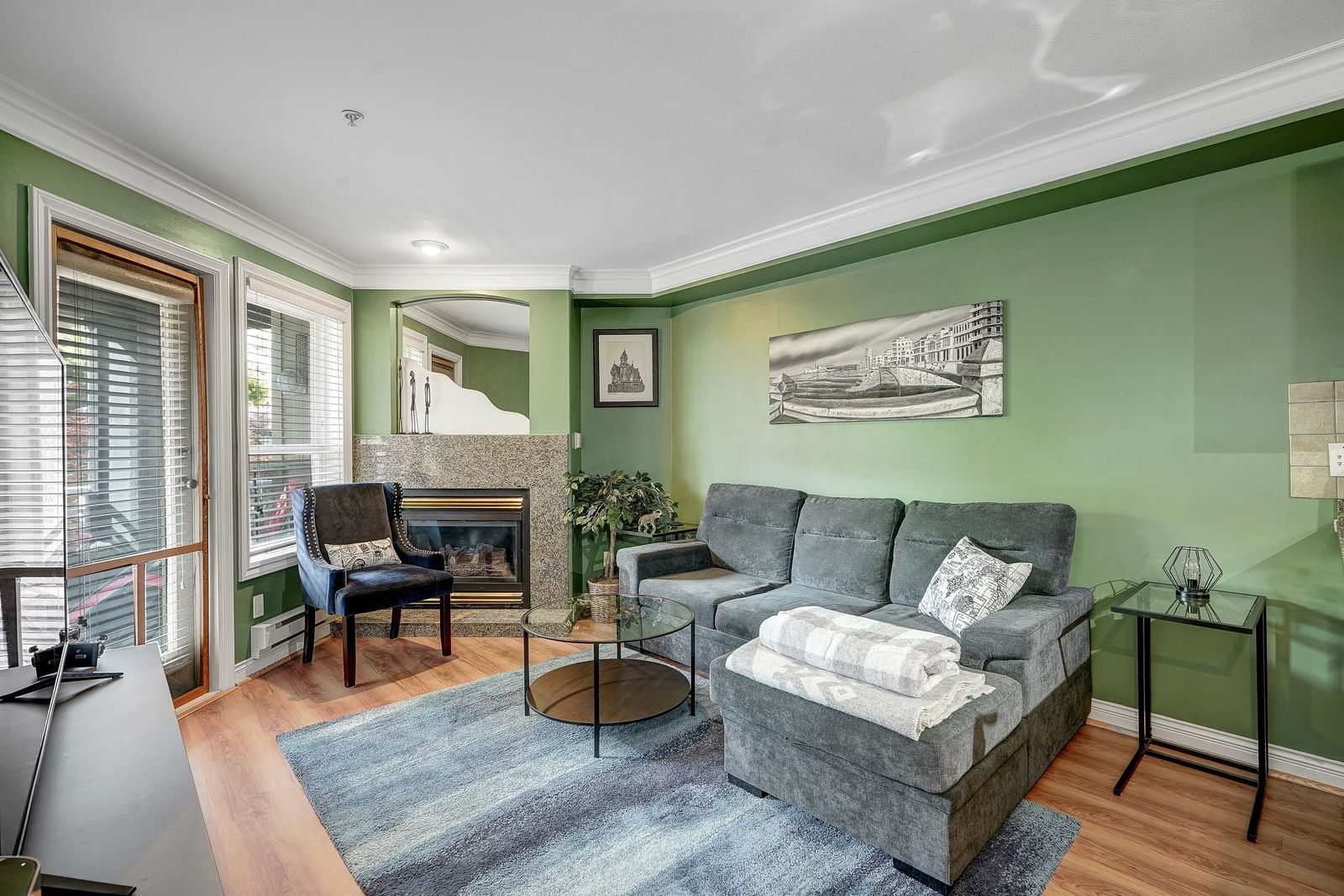 Listing Image 11