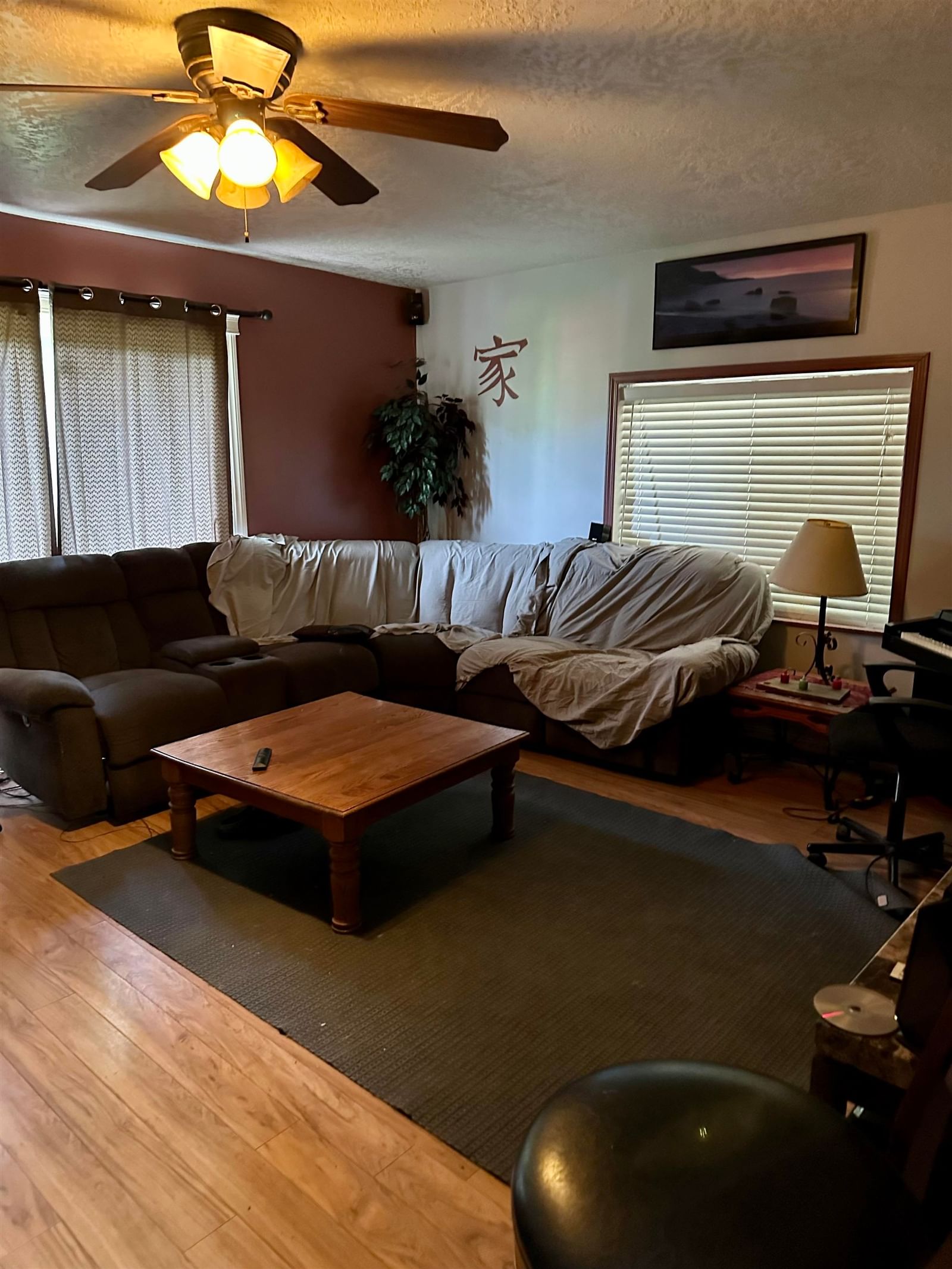 Listing Image 9