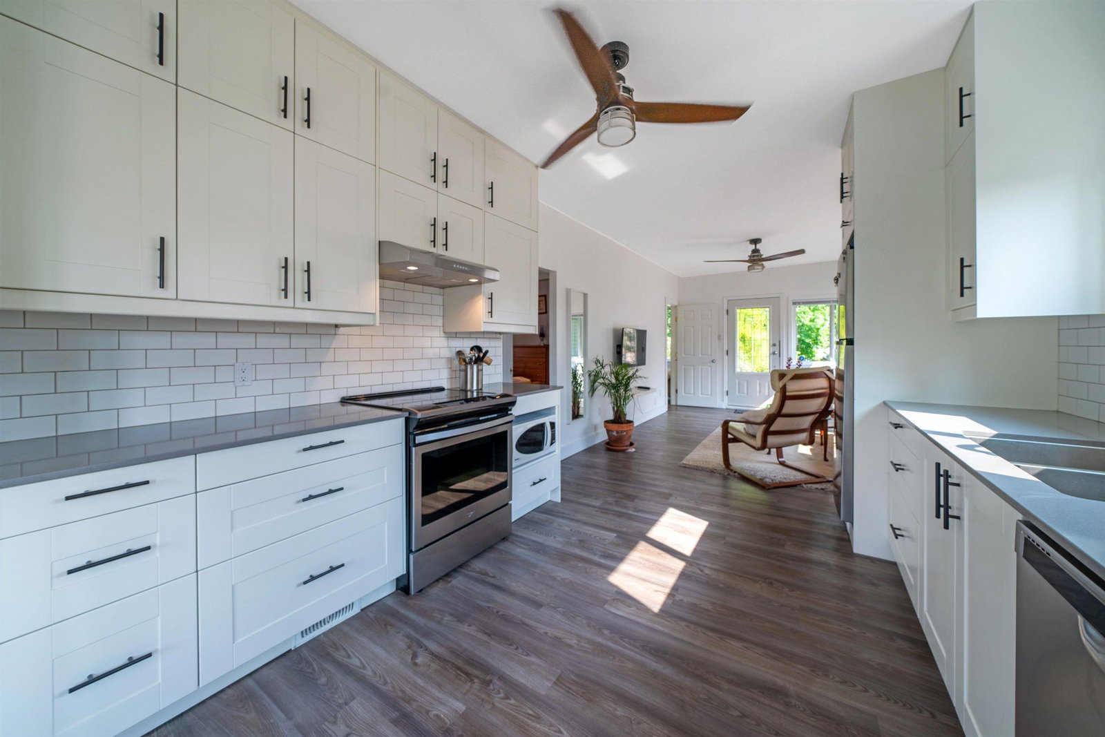 Listing Image 14