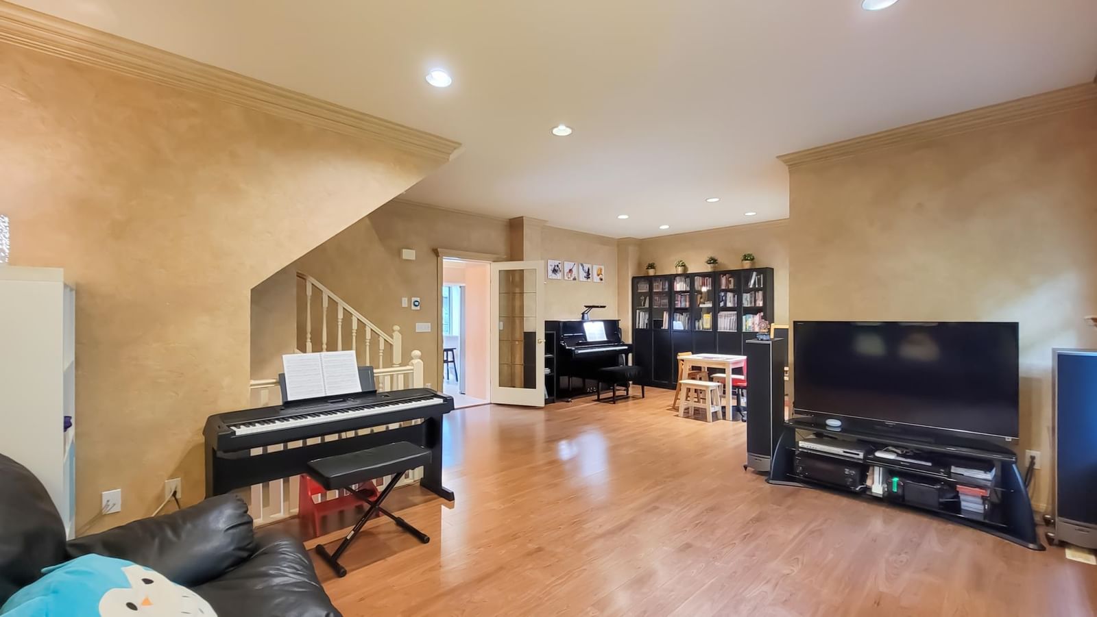 Listing Image 14