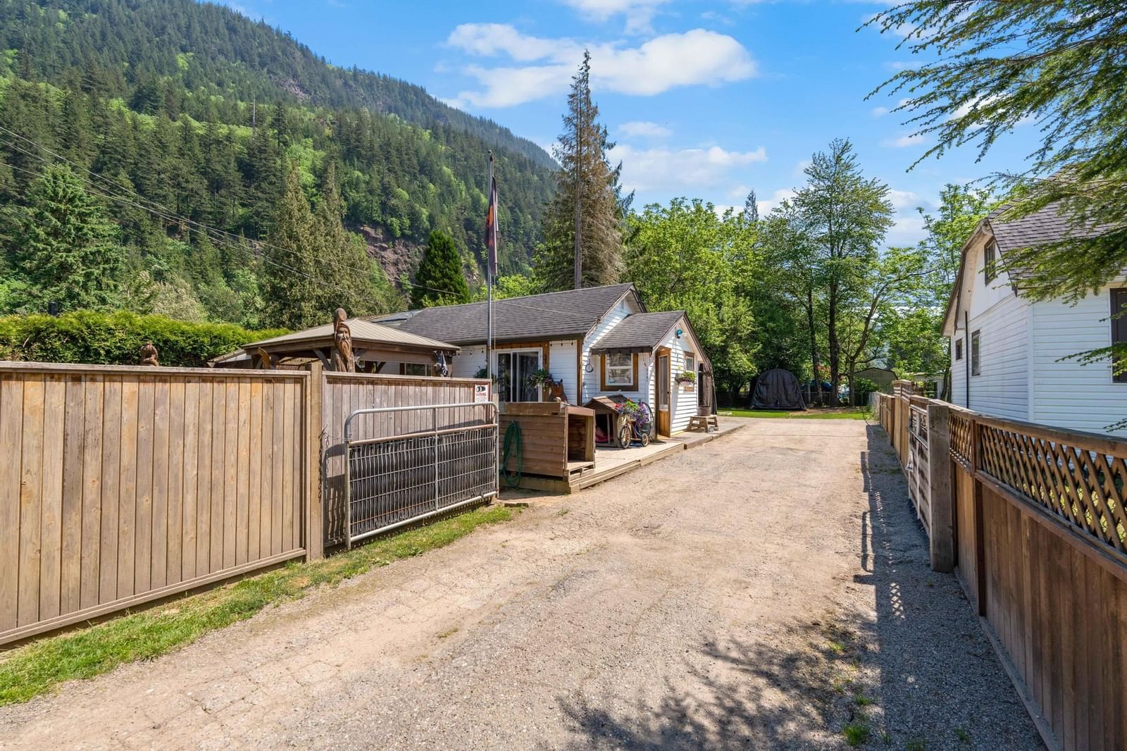 Listing Image 8