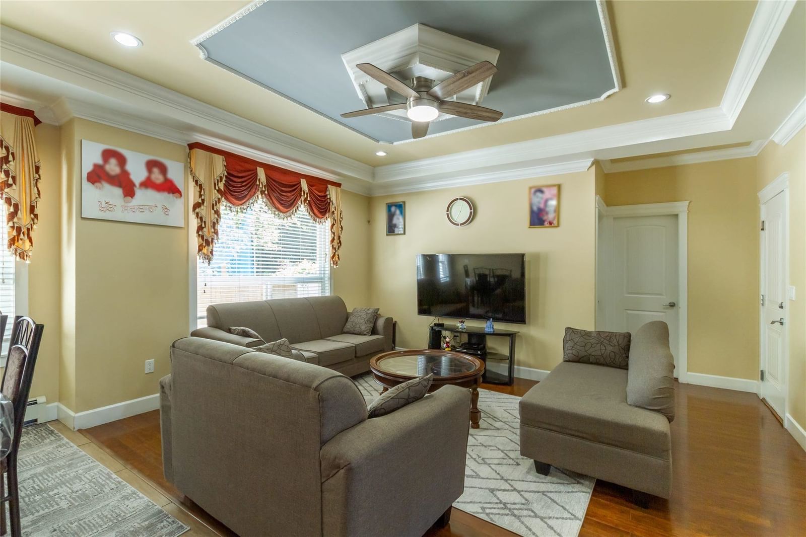 Listing Image 11