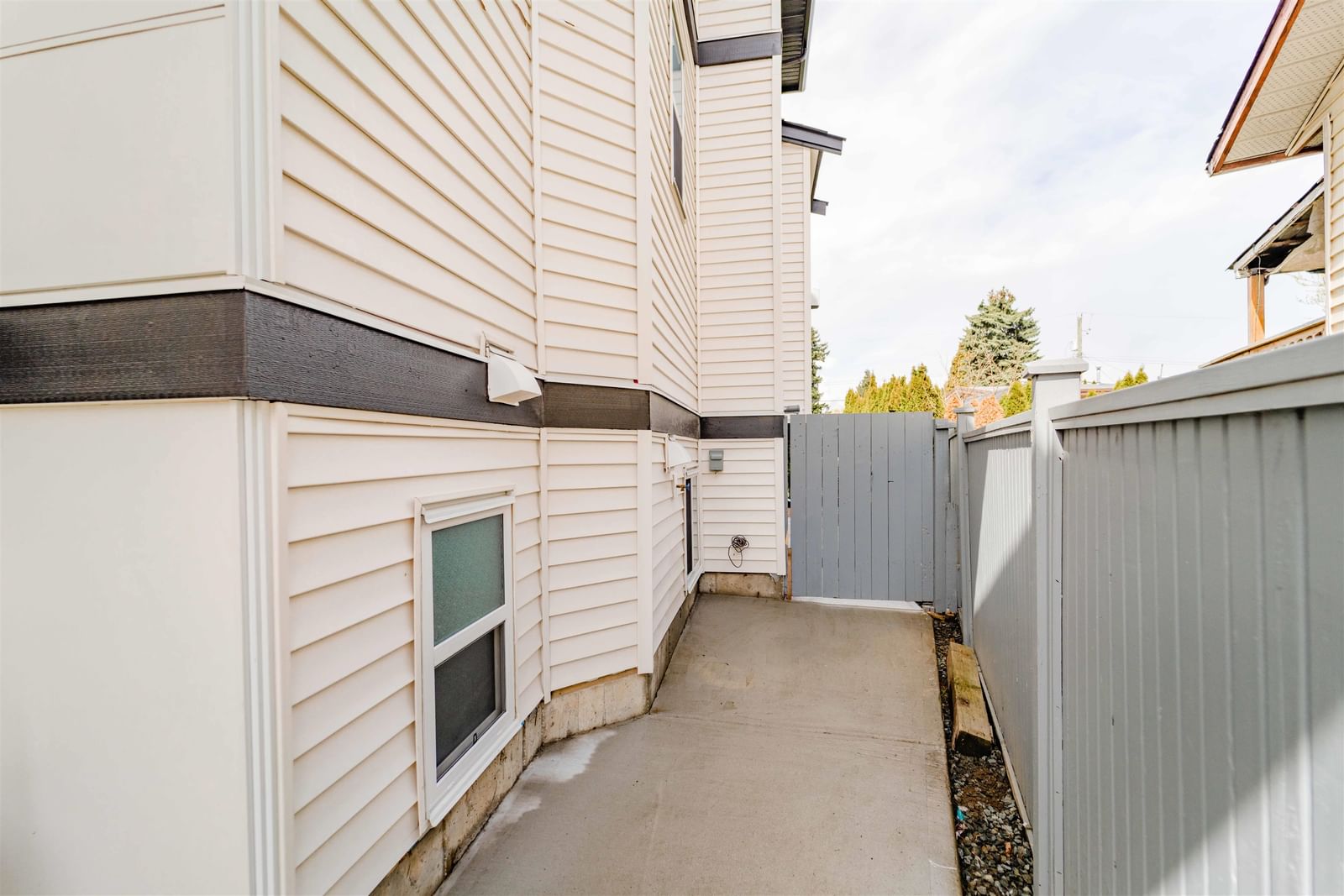 Listing Image 29